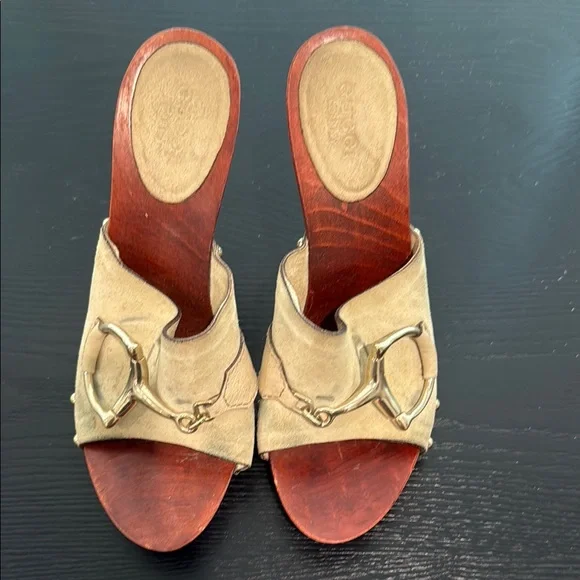 Gucci Cream and Black Mules with Elegant Design Gucci | Shoes | Gucci Cream And Black Mules With Elegant  main image 2